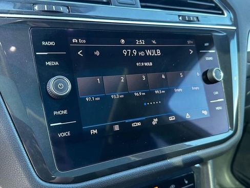 Used 2022 Volkswagen Tiguan SE image 21