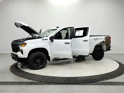 Used 2024 Chevrolet Silverado 1500 Custom Trail Boss w/ Realtree Special Edition image 11