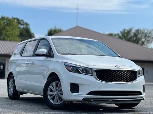 Used 2016 Kia Sedona L FWD image 3