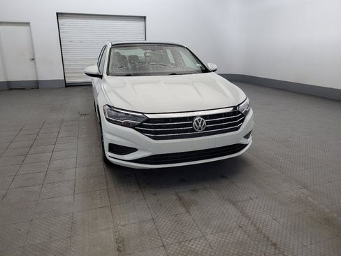 Used 2020 Volkswagen Jetta SE w/ SE Cold Weather Package FWD image 14