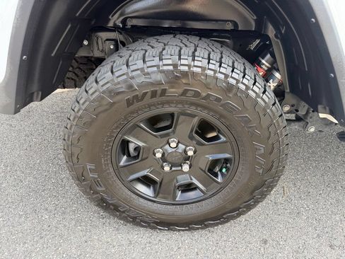 Used 2023 Jeep Gladiator Mojave w/ Safety Group AWD/4WD image 16