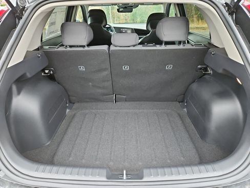 Used 2025 Kia Niro LX image 19