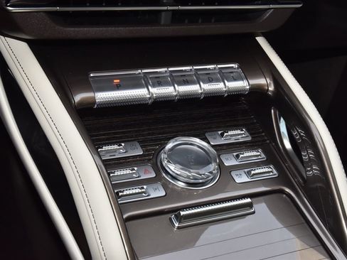 New 2026 Lincoln Nautilus Black Label w/ Jet Appearance Package AWD/4WD image 31
