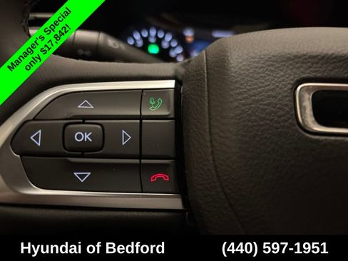 Used 2024 Jeep Compass Latitude AWD/4WD image 17