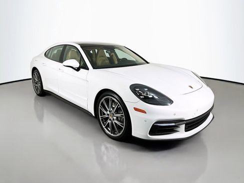 Used 2018 Porsche Panamera 4 image 7