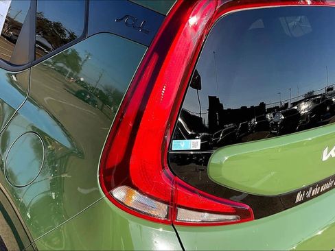 Used 2022 Kia Soul EX image 32