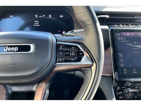 Used 2024 Jeep Grand Cherokee Summit AWD/4WD image 19