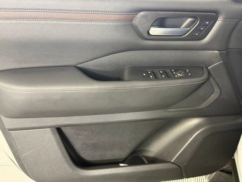 Used 2025 Nissan Armada SL w/ Captain's Chari Seat Package image 29