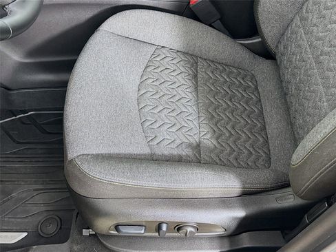 Used 2023 Chevrolet Equinox LT image 19