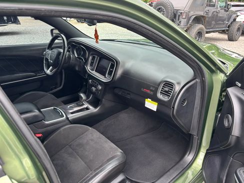 Used 2021 Dodge Charger Scat Pack w/ Dynamics Package RWD image 19