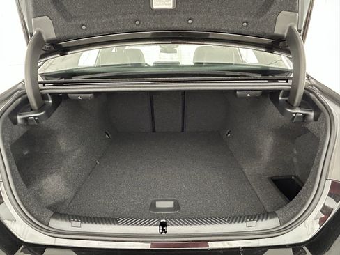 Used 2025 BMW i5 M60 w/ Premium Package image 37