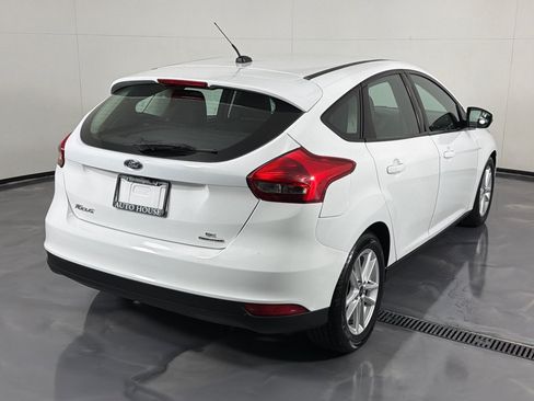 Used 2016 Ford Focus SE w/ SE Power Seat Package FWD image 5