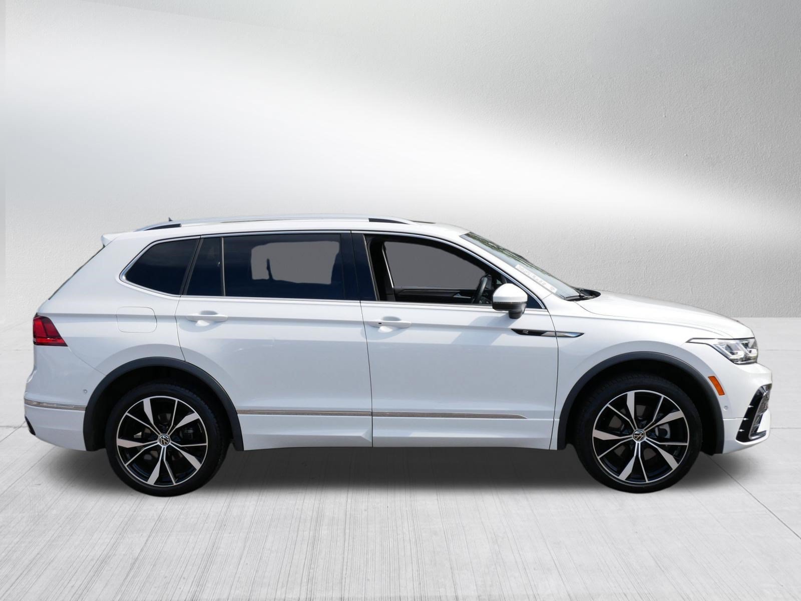 Certified 2024 Volkswagen Tiguan SEL R-Line AWD/4WD image 8
