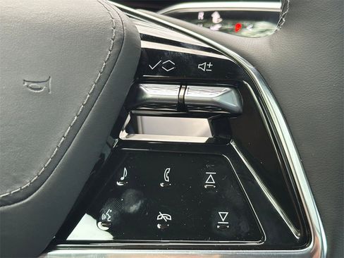 New 2026 Cadillac Vistiq Premium Luxury image 35