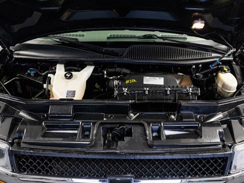 Used 2018 Chevrolet Express 3500 LT w/ LT Preferred Equipment Group image 44