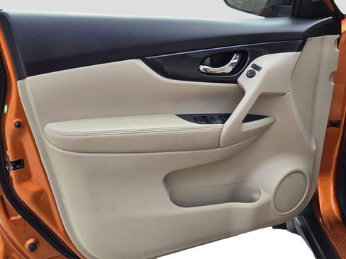 Used 2017 Nissan Rogue SV image 14