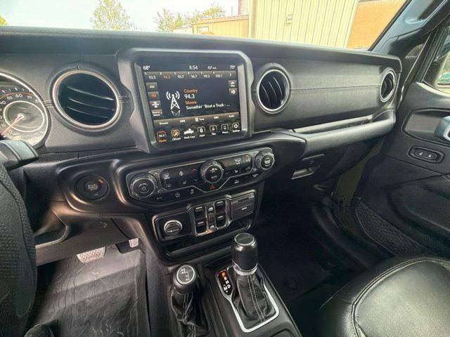 Used 2022 Jeep Gladiator Overland w/ Popular Equipment Package AWD/4WD image 23