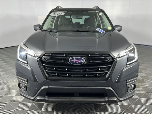 Used 2024 Subaru Forester Premium AWD/4WD image 2