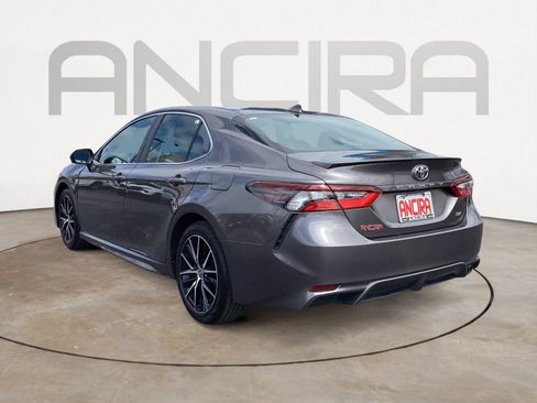 Used 2021 Toyota Camry SE FWD image 12
