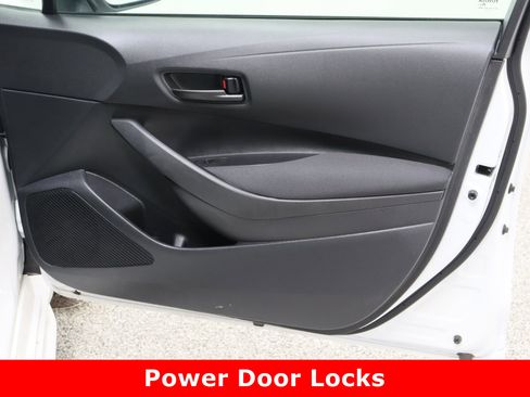 Certified 2025 Toyota Corolla LE image 31