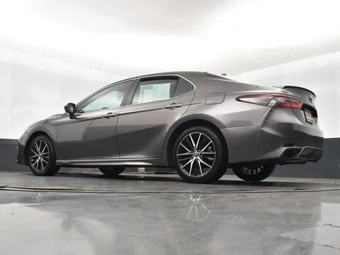Used 2023 Toyota Camry SE FWD image 12