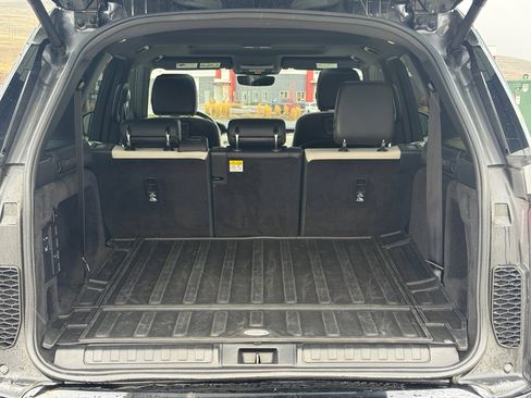 Used 2021 Land Rover Discovery S R-Dynamic image 11