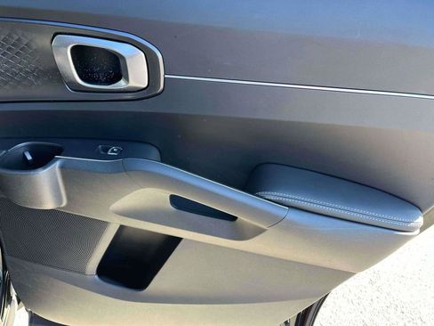 Certified 2025 Kia Sorento S w/ Panoramic Sunroof Package image 9