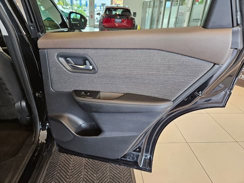 Used 2021 Nissan Rogue SV AWD/4WD image 27