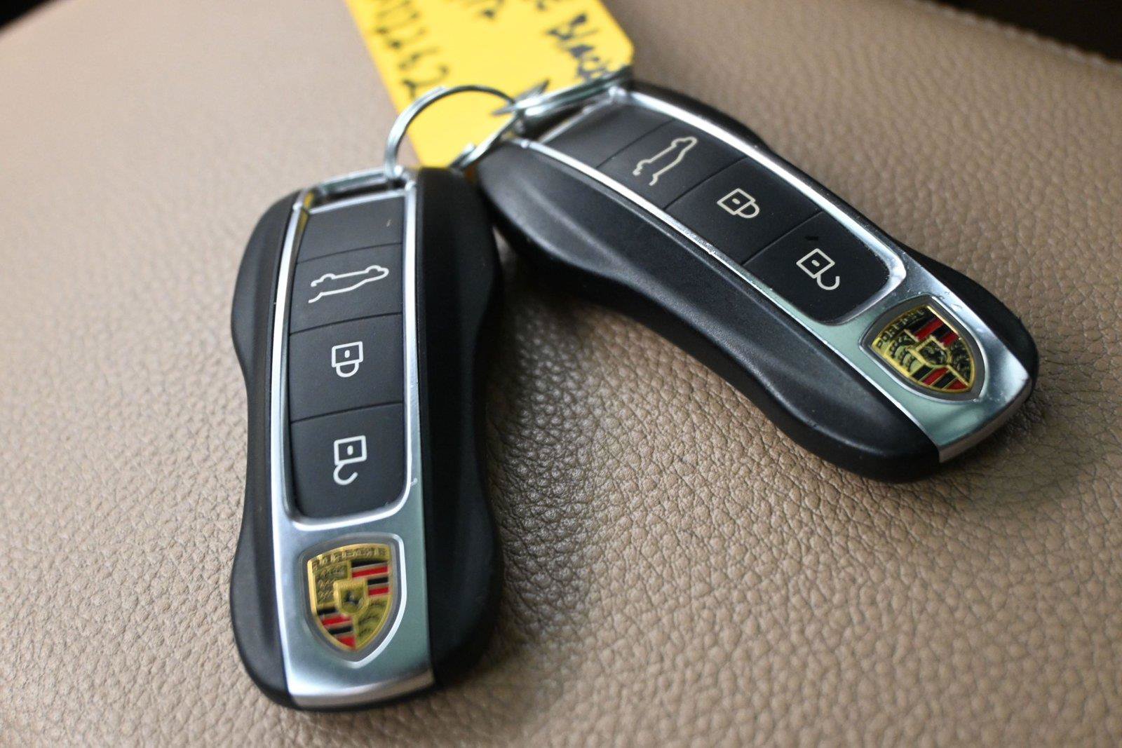 Used 2021 Porsche Cayenne AWD/4WD image 17