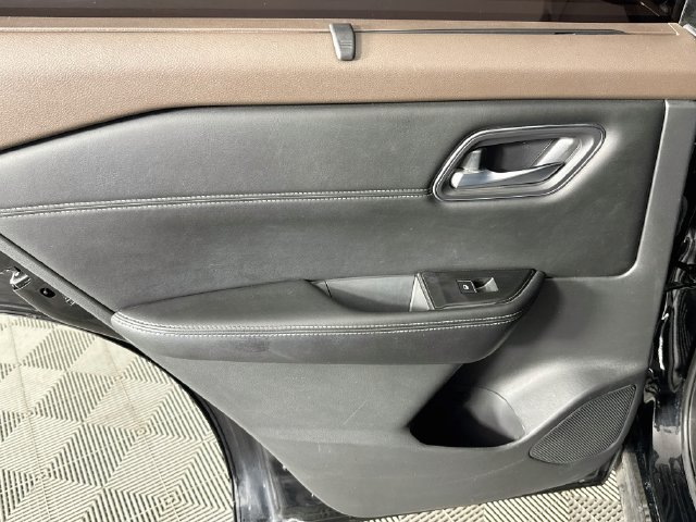 Used 2021 Nissan Rogue SL FWD image 23