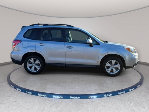 Used 2016 Subaru Forester 2.5i Premium w/ All-Weather Package AWD/4WD image 5