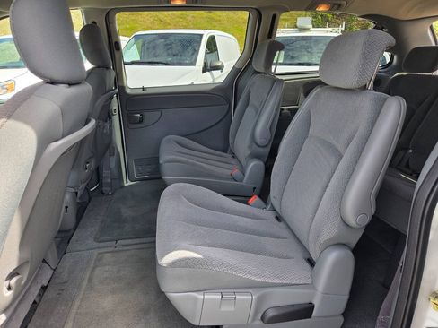 Used 2006 Dodge Grand Caravan SXT FWD image 18