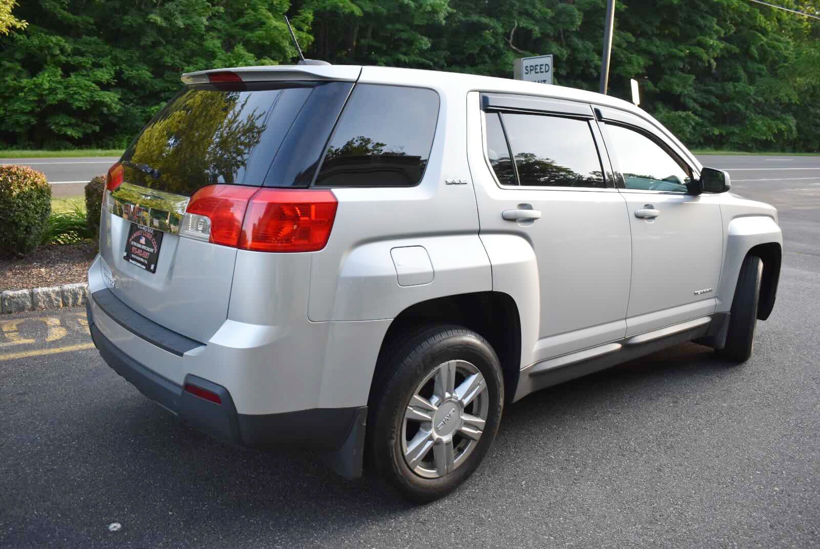 Used 2015 GMC Terrain SLE w/ LPO, Protection Package FWD image 4