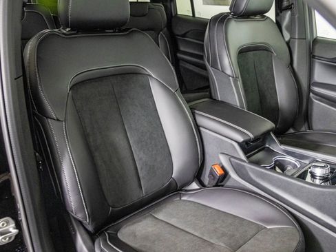 New 2025 Jeep Grand Cherokee L Altitude image 38