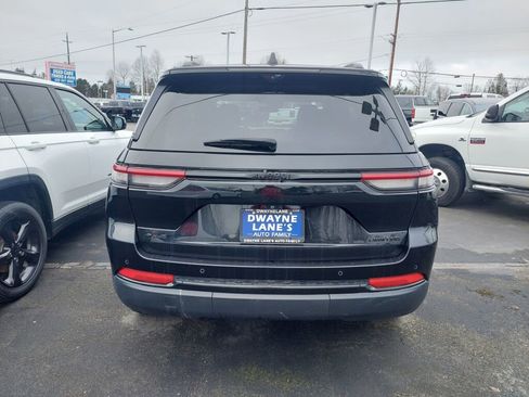 Used 2023 Jeep Grand Cherokee Limited w/ Luxury Tech Group II image 4