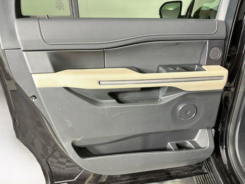 Used 2024 Ford Expedition Max Limited image 27