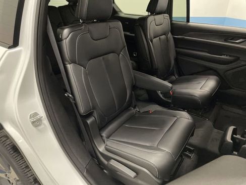 New 2025 Jeep Grand Cherokee L Limited w/ Trailer Tow Package image 33