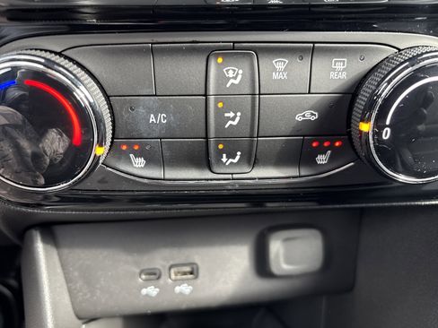 Used 2024 Buick Encore GX Sport Touring w/ Comfort Package image 27