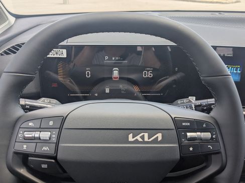 New 2026 Kia Sportage LX FWD image 31