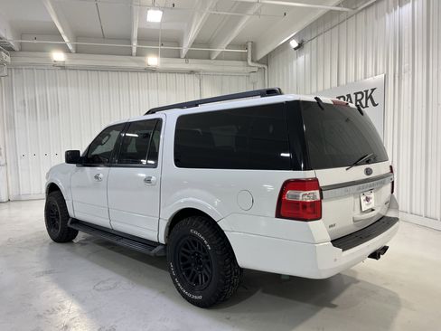 Used 2017 Ford Expedition EL XLT image 3