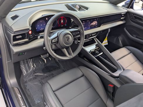 New 2025 Porsche Macan Turbo Electric image 4