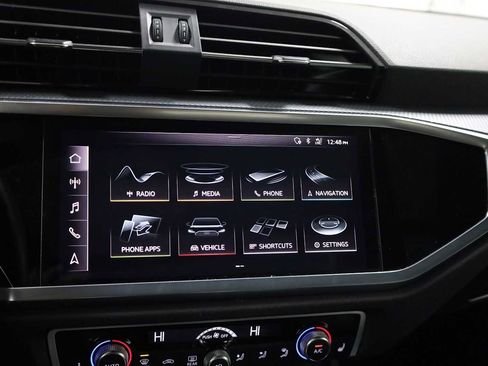 Used 2020 Audi Q3 2.0T Premium Plus w/ Premium Plus Package image 30