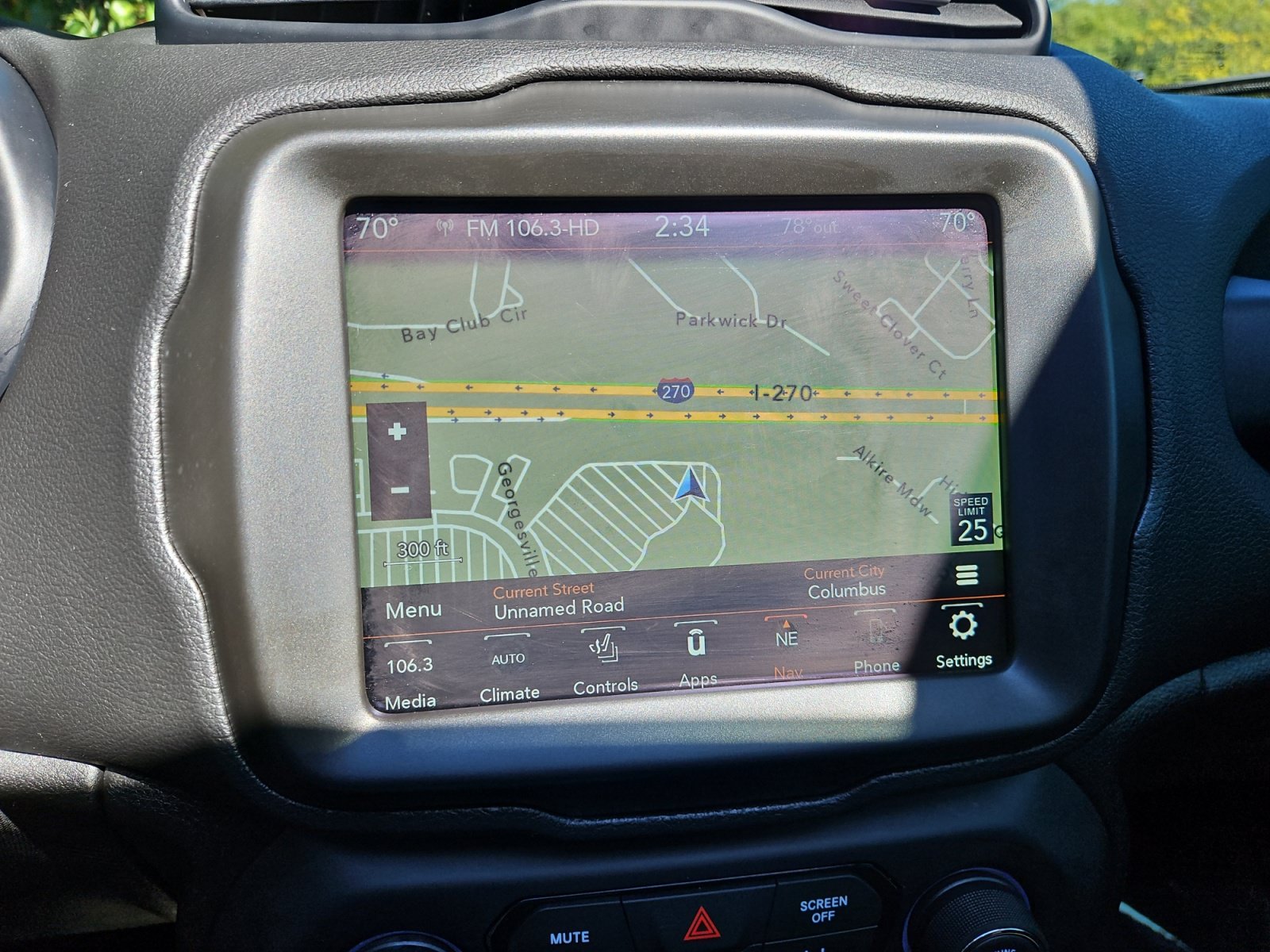 Used 2023 Jeep Renegade Altitude w/ Sun/Sound Group AWD/4WD image 16