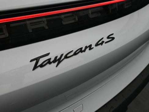 Used 2020 Porsche Taycan 4S image 14