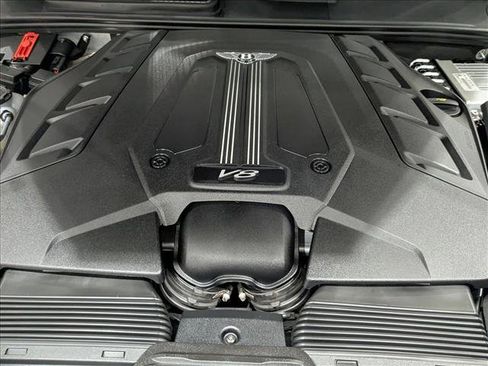 Used 2023 Bentley Bentayga image 24