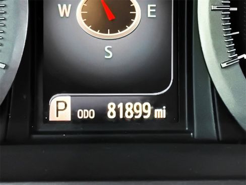 Used 2015 Toyota Sienna Limited image 19