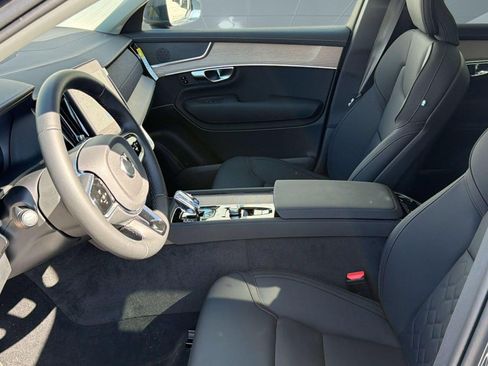 New 2026 Volvo XC90 B5 Plus AWD/4WD image 5
