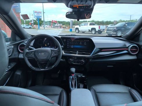 Used 2024 Chevrolet Trax RS w/ Sunroof Package FWD image 14
