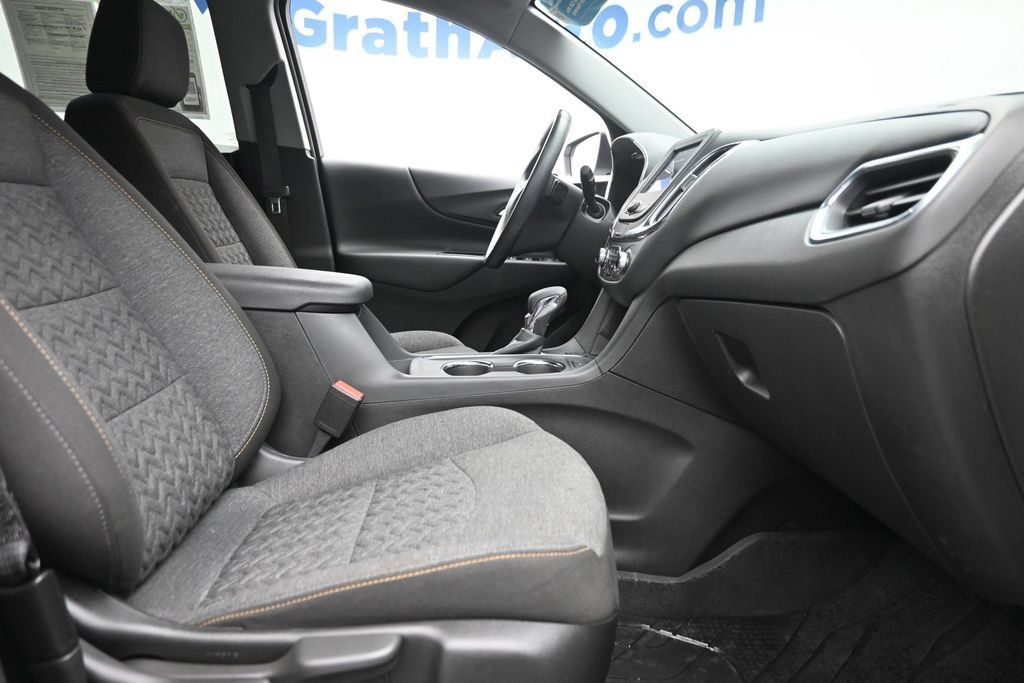 Used 2024 Chevrolet Equinox LT w/ LPO, Floor Liner Package AWD/4WD image 9
