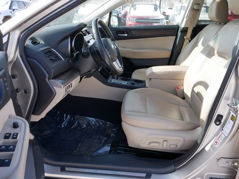Used 2016 Subaru Outback 2.5i Limited image 12